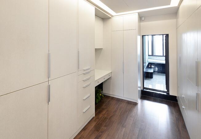 衣帽間怎樣規(guī)劃功能區(qū)域？衣帽間裝修技巧