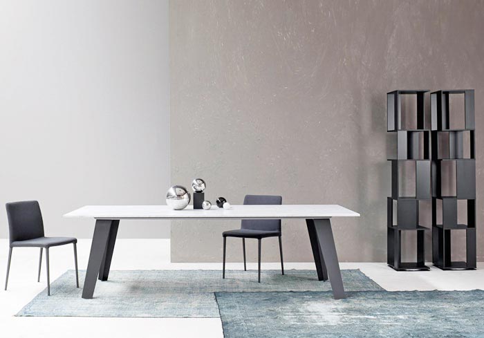 極簡(jiǎn)風(fēng)餐廳餐桌設(shè)計(jì)，簡(jiǎn)約到極致也是一種美