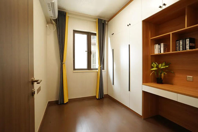 現(xiàn)代簡約三室兩廳，裹著裊裊茶香，演繹優(yōu)雅的生活格調(diào)