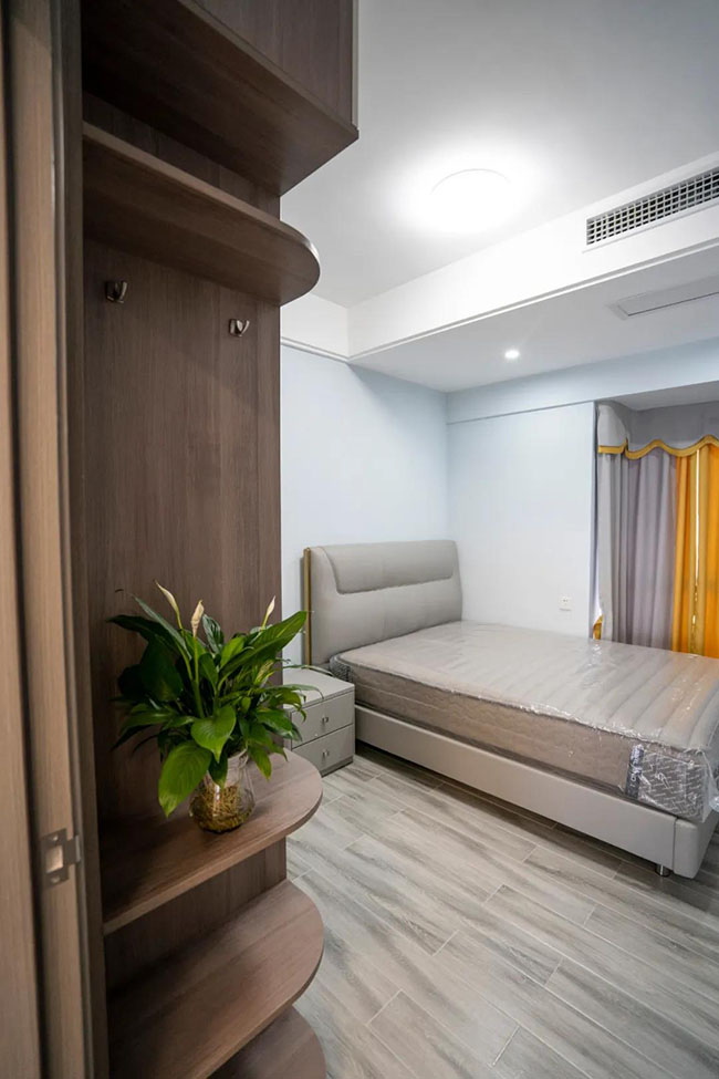 180平現(xiàn)代風(fēng)，黑白灰搭配出時(shí)尚的浪漫空間